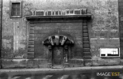 Portail muré de l'ancienne maison de correction (Metz)